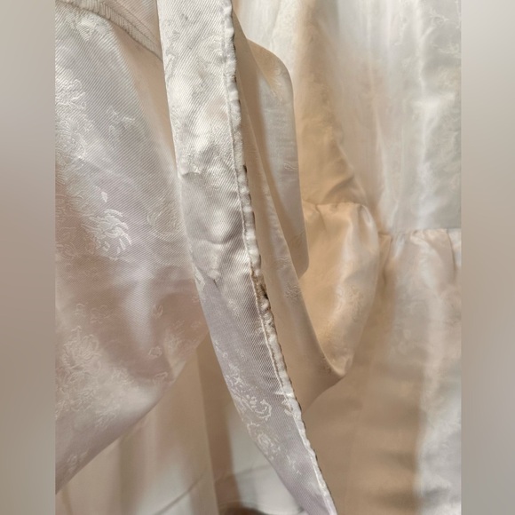 V. Chapman | Lucetta Dress in White Windsor Brocade - Picture 7 of 16